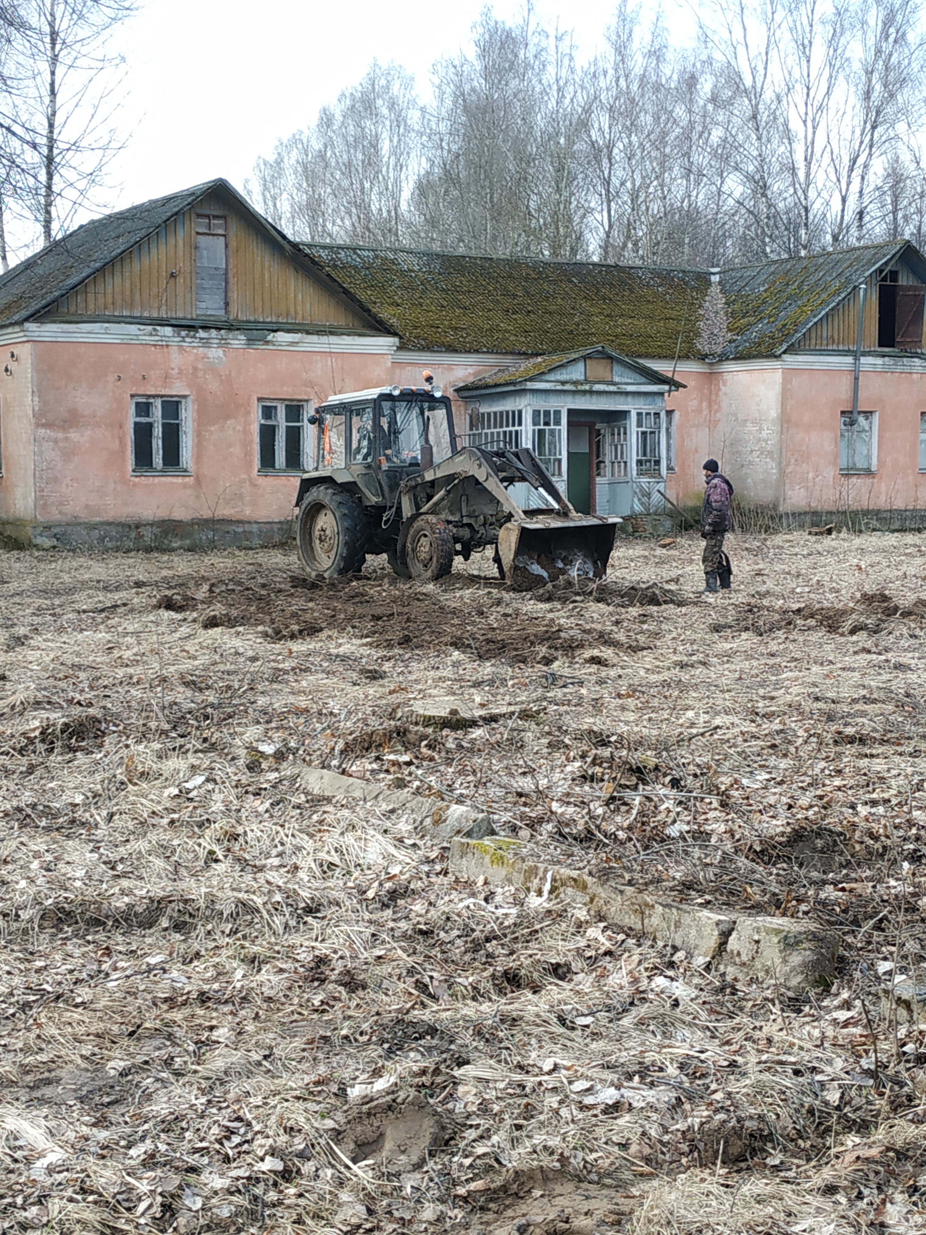 В д. Шарапово ведутся работы по подготовке земельного участка под  размещение на нем фельдшерско-акушерского пункта